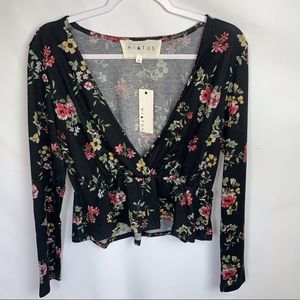 NWT Hiatus Women Size Large Black Floral Cropped Deep V-neck Long Sleeve Blouse